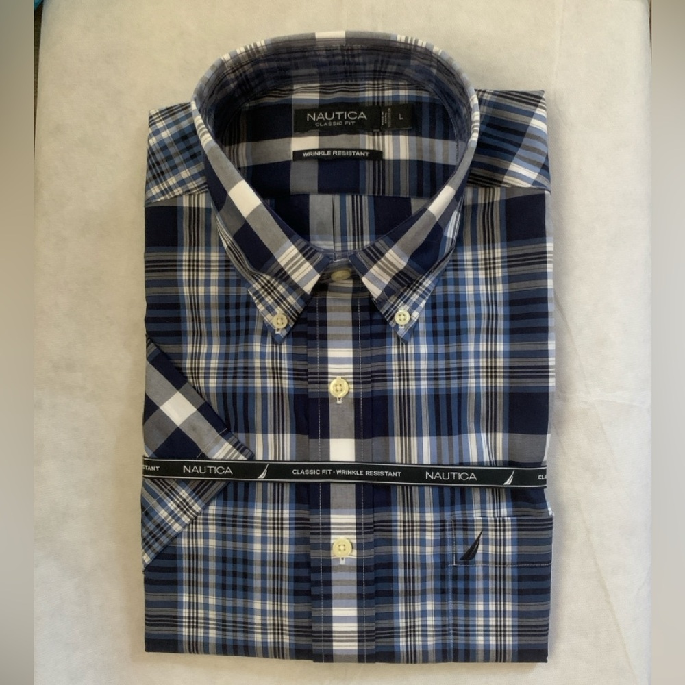 NWT Nautica Men's Wrinkle-free Navy and White Checkered Shirt
